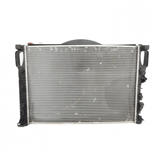 Радиатор охлаждения Mercedes-Benz E '02-'09/ CLS '04-'10 (272.922.943.961.964.985, 112.913.949.954) AT контрактный в сборе
