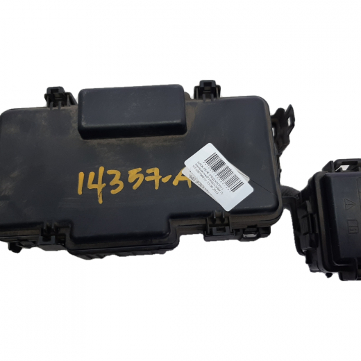 Блок реле (под капот) Honda Civic '00-'05/ CR-V '01-'06 контрактный