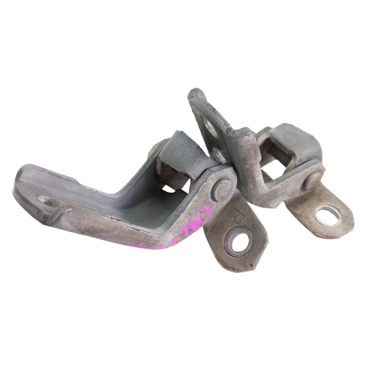 Шарнир двери Toyota Trueno '91-'95/ Marino '92-'98/ Sprinter '91-'02/ Mark II '96-'00/ Curren '94-'98/ Avensis '97-'03/ Caldina '92-'02/ Carina '92-'01/ Carina E '92-'99/ ED '93-'98/ Celica '93-'06/ Chaser '96-'01/ Corolla '91-'02/ Ceres '92-'98/ Levin '91-'95/ Corona '92-'96/ Exiv '93-'98/ Corona Premio '96-'01 передний верхний+нижний контрактный