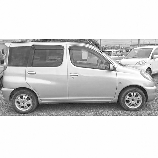 Стекло боковое в кузов Toyota Yaris Verso '99-'05/ Funcargo '99-'05 заднее правое контрактное