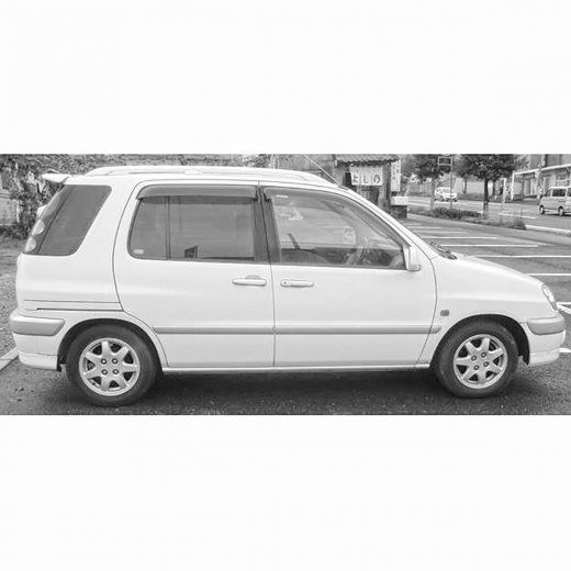 Стекло боковое в кузов Toyota Raum '97-'03 заднее правое контрактный