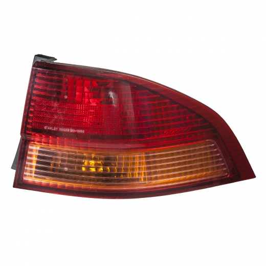 Стоп сигнал Honda Accord '97-'00 правый (22-32) контрактный