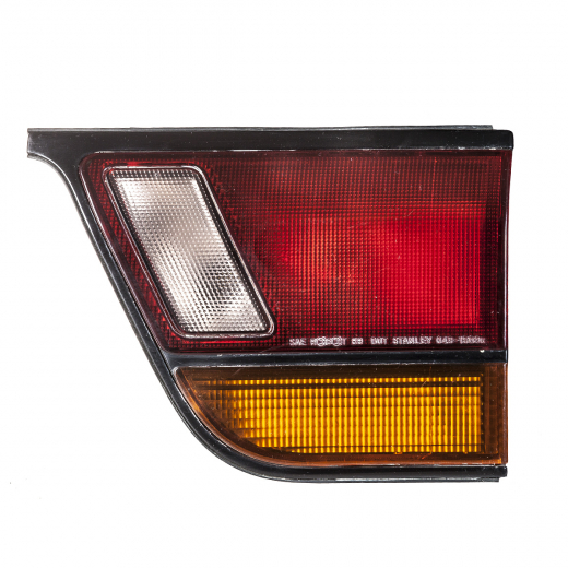 Стоп сигнал Mitsubishi Diamante '90-'92 правый в крышку (043-1503) контрактный