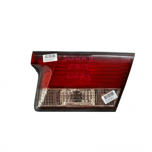 Стоп сигнал Nissan Sunny '02-'04 правый в крышку, розовый (48-45B) контрактный