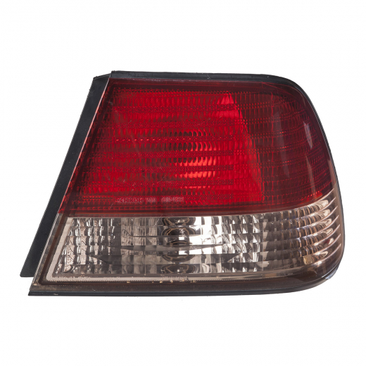 Стоп сигнал Nissan Sunny '02-'04 правый розовый (48-45A) контрактный