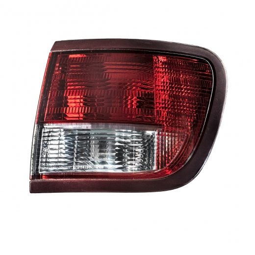 Стоп сигнал Nissan Avenir '98-'00 правый (220-24740) контрактный
