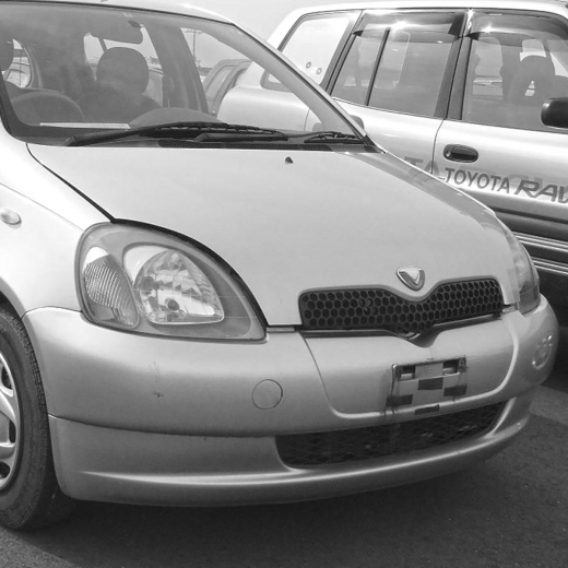 Капот Toyota Vitz '99-'05 контрактный решетка