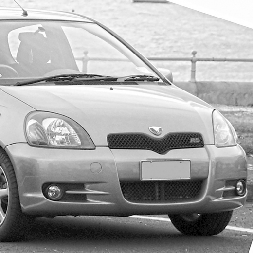 Капот Toyota Vitz '99-'05 контрактный решетка