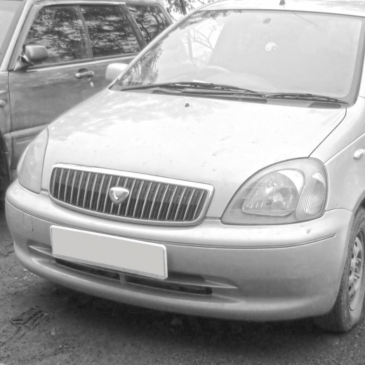 Капот Toyota Vitz '99-'05 контрактный решетка