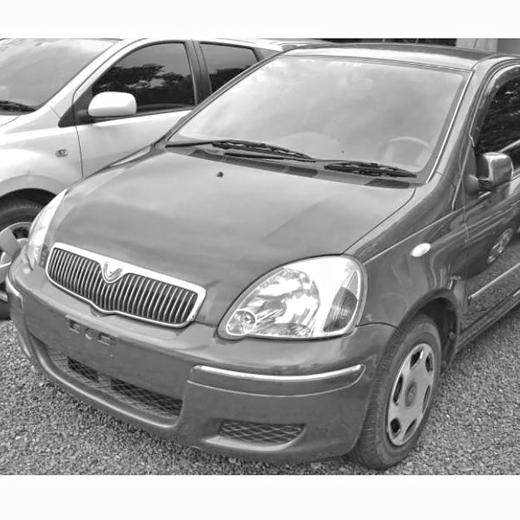 Капот Toyota Vitz '99-'05 контрактный решетка