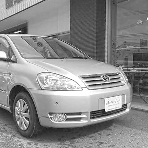 Капот Toyota Ipsum/ Picnic/ Avensis Verso '01-'03 контрактный решетка
