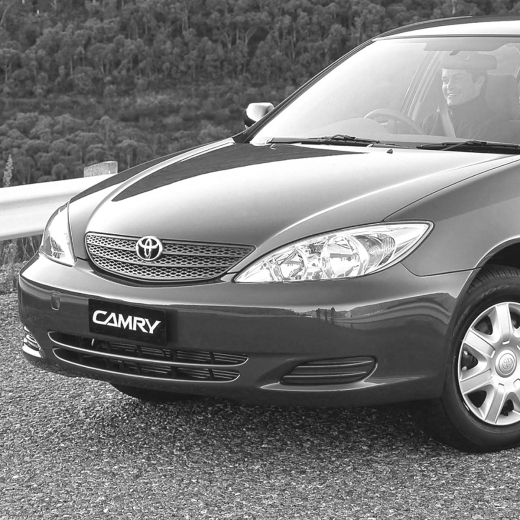 Капот Toyota Camry '01-'06 контрактный решетка