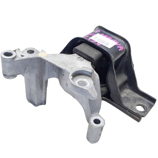 Подушка двигателя Nissan Serena '05-'10 (MR20DE) 2WD CVT правая контрактная