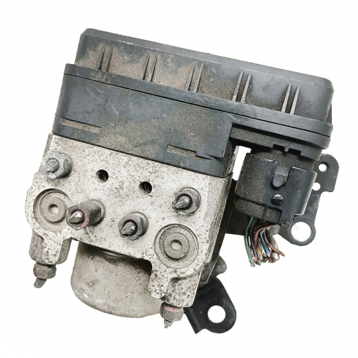 Блок ABS Toyota Isis '04-'09 (1ZZ-FE, 1AZ-FSE) 2WD контрактный