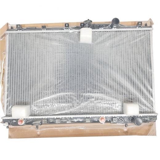 Радиатор охлаждения Mitsubishi Pajero '99-'04 (4M41-T) SAT (Китай)