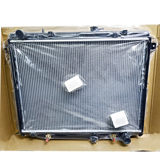 Радиатор охлаждения Toyota Land Cruiser/ Lexus LX '98-'07 (2UZ-FE) SAT (Китай)