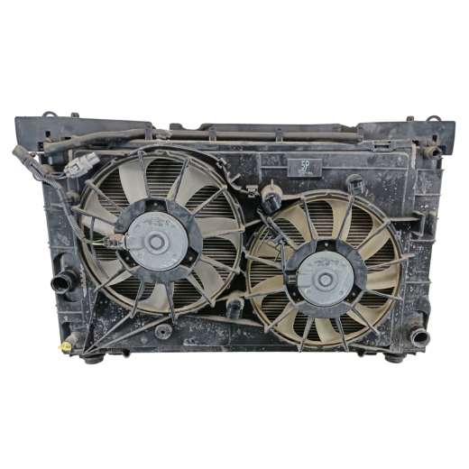 Радиатор охлаждения Toyota Prius '09-'15 (2ZR-FXE) CVT контрактный в сборе