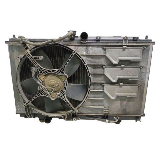 Радиатор охлаждения Mitsubishi Lancer '03-'10/ Cedia '00-'03 (4G15) MT 1 вентилятор контрактный в сборе