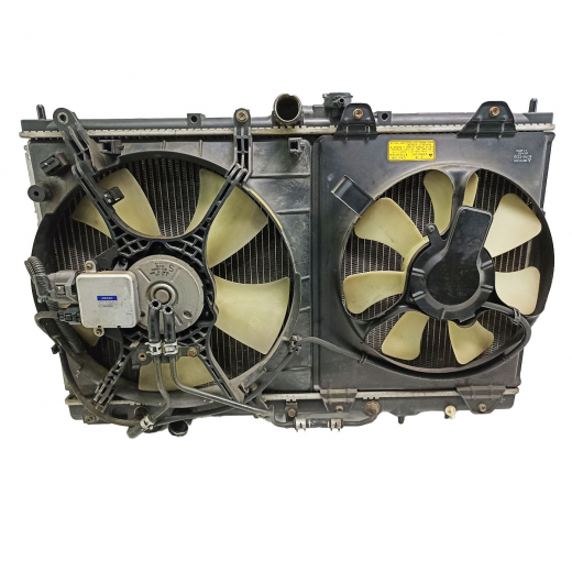 Радиатор охлаждения Mitsubishi RVR '97-'02 (4G93, 4G64) AT контрактный в сборе