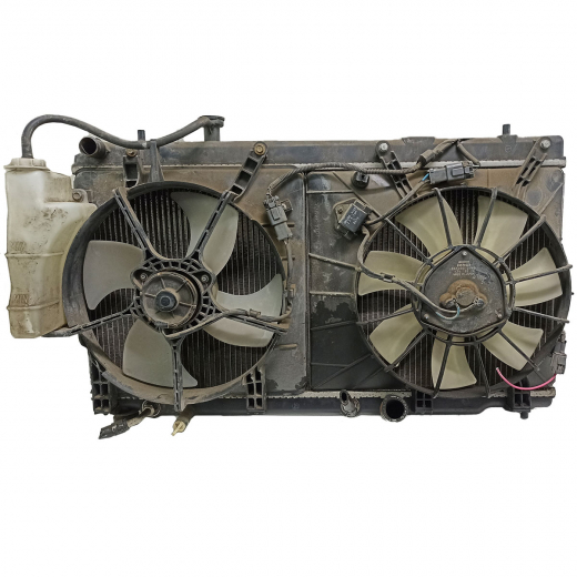 Радиатор охлаждения Honda Mobilio '01-'04 (L15A) контрактный в сборе