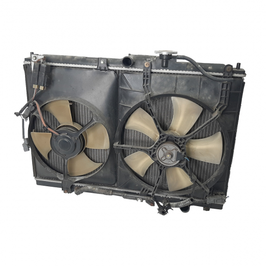 Радиатор охлаждения Honda Odyssey '94-'99 (F22B, F23A) AT контрактный в сборе