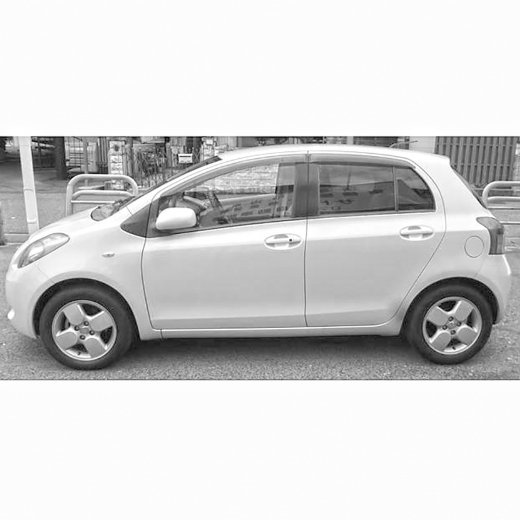Дверь передняя левая Toyota Vitz/ Yaris HB '05-'10 контрактная