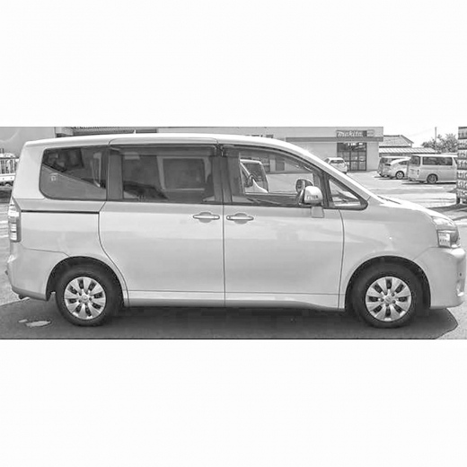 Дверь передняя правая Toyota Voxy/ Noah '07-'14 контрактная