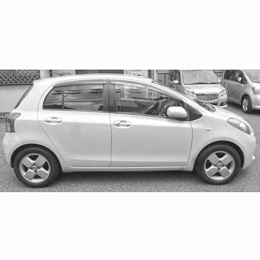 Дверь передняя правая Toyota Vitz/ Yaris HB '05-'10 контрактная