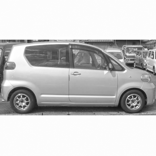 Дверь передняя правая Toyota Porte '04-'12 контрактная