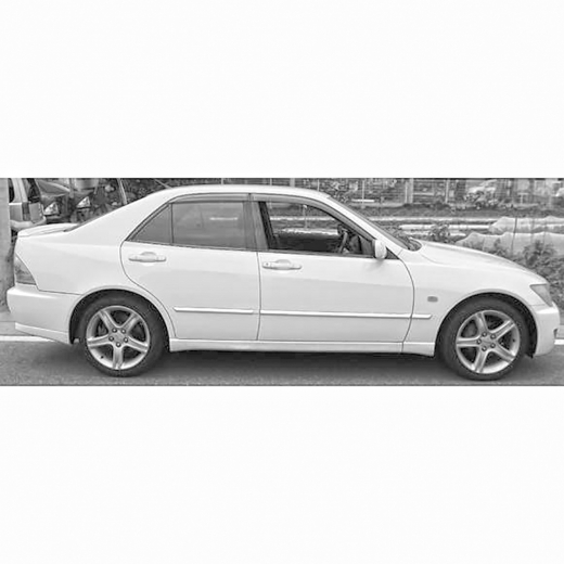 Дверь передняя правая Toyota Altezza/ Lexus IS '98-'05 контрактная