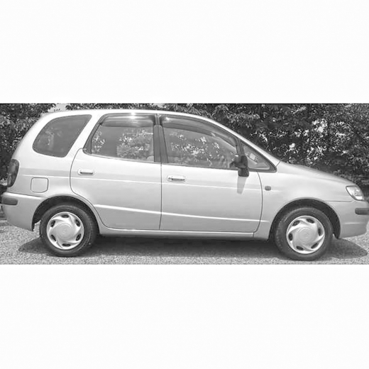 Дверь задняя правая Toyota Spacio '97-'01 контрактная