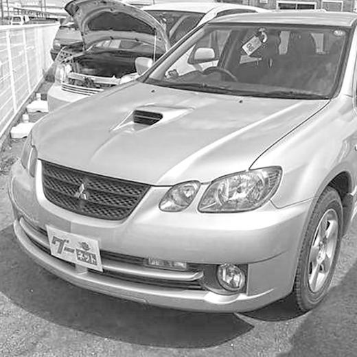 Решетка радиатора Mitsubishi Airtrek Aero sport '01-'05 контрактная