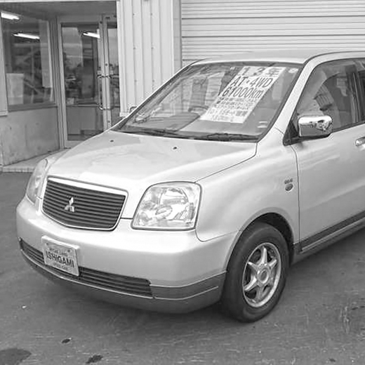 Решетка радиатора Mitsubishi Dion '00-'02 в капот контрактная