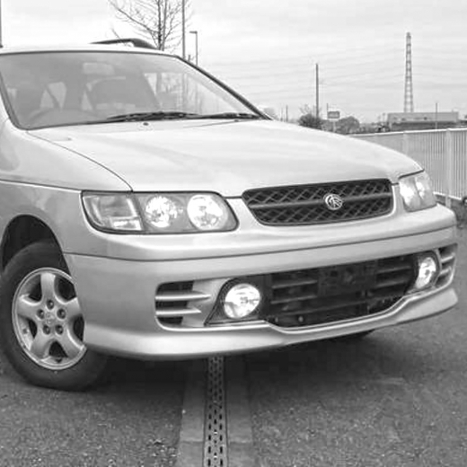 Решетка радиатора Nissan R'nessa '97-'01 контрактная