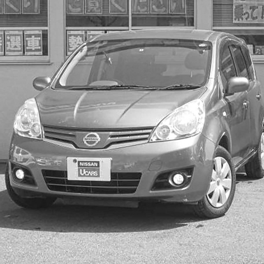 Решетка радиатора Nissan Note '08-'12 контрактная