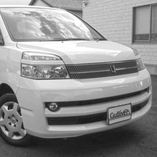 Решетка радиатора Toyota Voxy '04-'07 контрактная