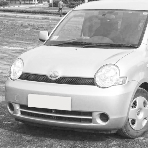 Решетка радиатора Toyota Sienta '03-'06 контрактная