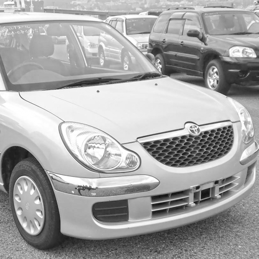 Решетка радиатора Daihatsu Storia/ Toyota Duet '01-'04 контрактная 