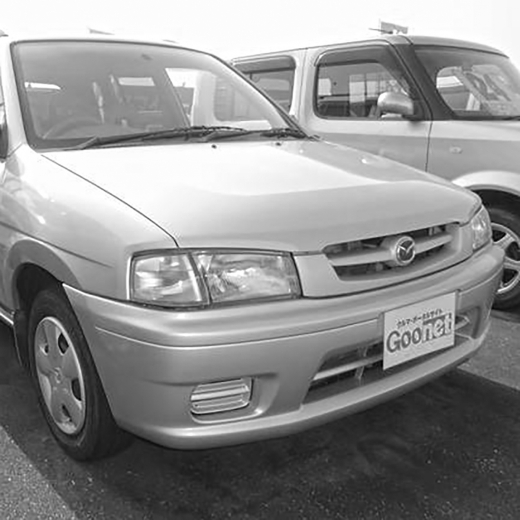 Решетка радиатора Mazda Demio '97-'99 контрактная