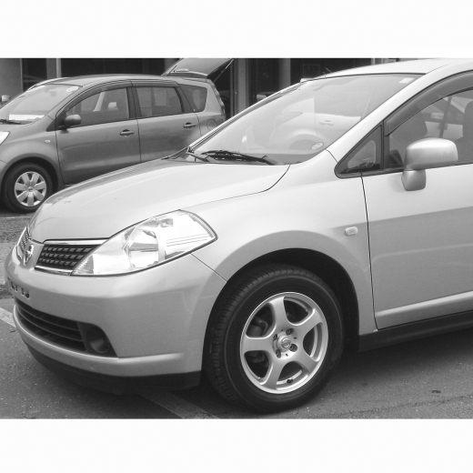 Крыло переднее Nissan Tiida/ Latio '04-'12 левое под повторитель контрактное