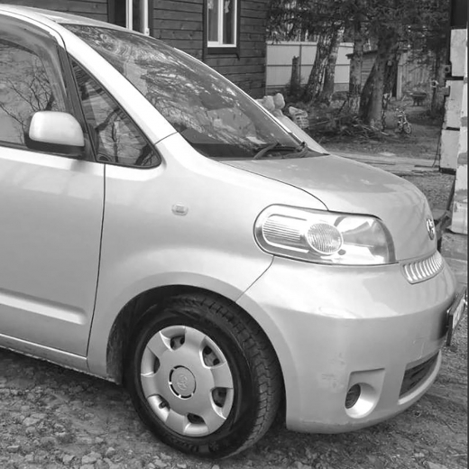 Крыло переднее Toyota Porte '04-'12 правое под повторитель контрактное