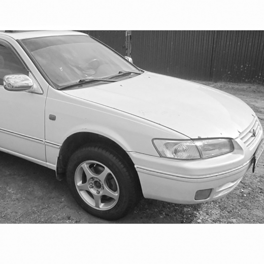 Крыло переднее Toyota Camry Gracia '96-'01 правое под повторитель контрактное