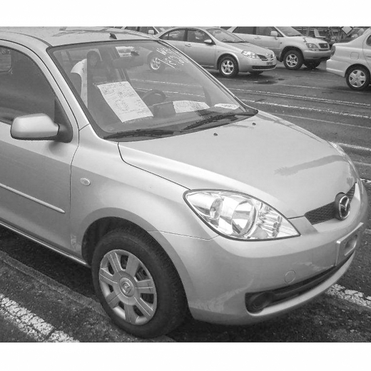 Крыло переднее Mazda Demio '05-'07 правое контрактное