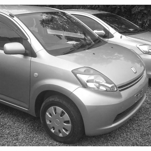Крыло переднее Daihatsu Boon/ Toyota Passo '04-'10 правое под повторитель контрактное