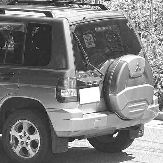 Бампер задний Mitsubishi Pajero IO (5door) '98-'00 контрактный