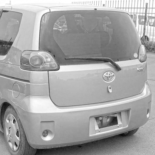 Бампер задний Toyota Porte '04-'12 контрактный