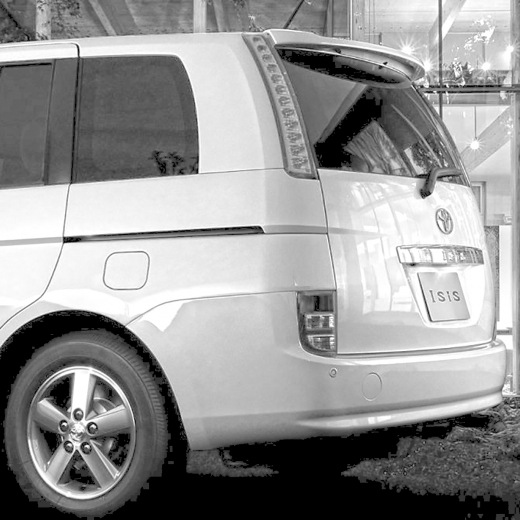 Бампер задний Toyota Isis '04-'07 контрактный