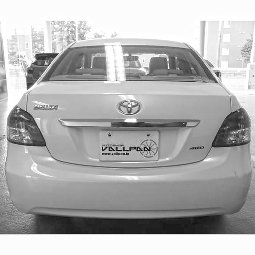 Крышка багажника Toyota Belta/ Yaris Sedan '05-'12  контрактная