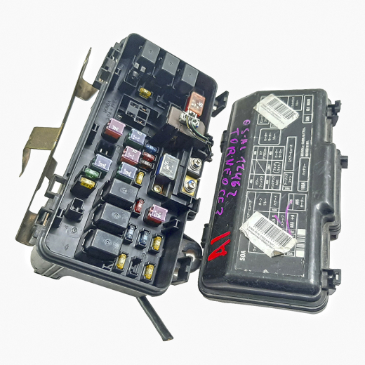 Блок реле (под капот) Honda Accord/ Torneo '97-'02/ Isuzu Aska '97-'02 контрактный