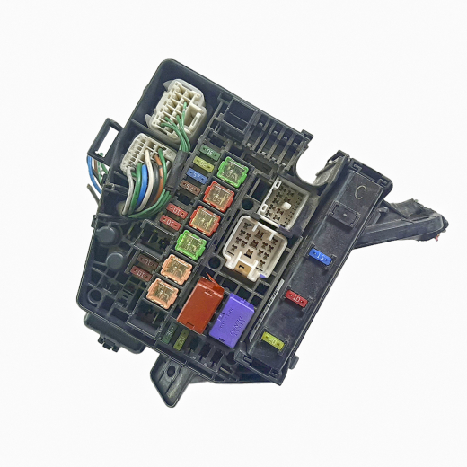 Блок реле (под капот) Toyota Vitz '05-'10/ Belta '05-'12/ Ist '07-'16/ Ractis '05-'10 контрактный